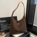 Bolso tote grande marrón oscuro en cuero mate con letras doradas para oficina y diario - Marrón