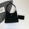 Grande borsa hobo nera opaca con una piccola pochette coordinata con cerniera lampo - Nero
