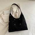 Schwarze Tragetasche aus Wildleder mit Leopardenmuster und goldenen Nieten - Schwarz
