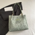 Large capacity light green tote bag with star and moon patterns and gold chain straps - Green Without Pendant