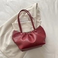 Donkerrode bruids tote tas met elegant geplooid ontwerp en lange schouderbanden - Rood