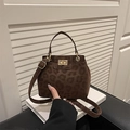 Bruine crossbodytas met luipaardprint, gouden gesp en matte afwerking voor dames - Bruin