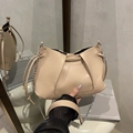 Sac hobo beige en cuir PU plissé avec bandoulière chaîne argentée et cordon - Kaki