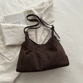 Bolso tote minimalista grande de ante marrón con correa ajustable y costura vertical - Marrón