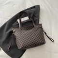 Borsa tote marrone con stampa monogramma M e tracolle lunghe per uso quotidiano - Marrone