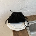 Retro französische gefaltete Cloud-Umhängetasche aus schwarzem Wildleder für minimalistische Mode - Schwarz