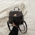Mini sac à dos en cuir PU marron brillant avec fermoir rotatif en métal et cordon de serrage - Marron