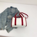 Borsa tote in tela bianca e rossa con manici e tracolla regolabile rimovibile - Rosso