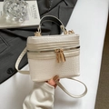 Borsa a mano color crema con motivo coccodrillo, doppia zip e tracolla regolabile - Bianco