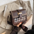 Borsa a tracolla vintage in pelle marrone con motivo pied-de-poule e tracolla larga - Marrone
