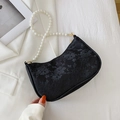 Elegante bolso baguette de encaje negro con correa de perlas blancas de estilo vintage - Negro