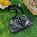 Borsa nuvola a pieghe nera minimalista in pelle PU opaca per uno stile di vita outdoor - Nero