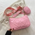 Rosafarbene Stepptasche mit geometrischer Stickerei und passender kleiner Münztasche - Rosa