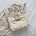 Bolso tote grande chic blanco crema con lazo decorativo y correas delgadas - Blanco