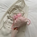 Sac seau plissé rose avec grand nœud en organza et élégante bandoulière en perles - Rose