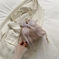 Sac seau plissé champagne avec chaîne en perles et nœud décoratif en organza blanc - Champagne