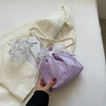 Bolso tipo cubo plisado lila con lazo de organza y correa de perlas elegante - Morado