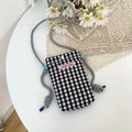 Mini-Handytasche aus Canvas mit schwarz-weißem Karomuster und grauem Seilschultergurt - Schwarz