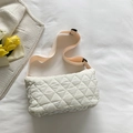 Borsa a tracolla trapuntata bianco crema con tracolla larga rosa regolabile chic - Bianco
