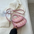 Borsa a sella trapuntata rosa con barra dorata e tracolla rimovibile alla moda - Rosa