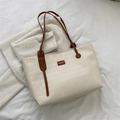 Grande borsa tote crema con trama trapuntata a rombi e manici in pelle marrone - Bianco e Marrone