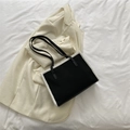 Bolso tote negro retro con ribete de pelo sintético blanco y correas dobles finas - Sin colgante / Negro