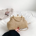 Beige stro gevlochten schelphandtas met gouden metalen frame en ketting - Khaki