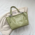 Bolso tote de cuero verde aguacate con correa de cadena y bolsillos dobles de moda - Verde