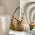 Borsa tote in camoscio kaki trapuntata con motivo a rombi e tracolla in pelle - Cachi