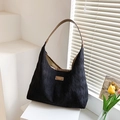 Borsa tote trapuntata in tela nera con finiture in pelle marrone e motivo a rombi - Nero