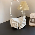 Borsa a spalla bianca minimalista con elegante fiocco 3D e catena di perle - Bianco