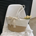 Sac fourre-tout tissé blanc cassé avec nœud en dentelle élégant sur une chaise - Style 1 Blanc & Khaki