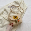 Borsa a secchiello intrecciata beige con girasole giallo e ciondoli a forma di zucca - Bianco Riso (Con Ciondolo)