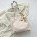 Borsa tote crema con motivo pied-de-poule, manici intrecciati e sciarpa decorativa - Bianco