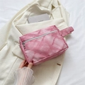 Trousse à maquillage rose en denim matelassé avec fermeture éclair et poignée latérale - Rose rose