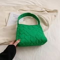 Borsa tote verde chiaro trapuntata con ricamo a cuore e ampio manico per le donne - Verde