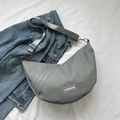 Borsa a tracolla a mezzaluna grigia in nylon con tre strisce e spallaccio regolabile - Grigio