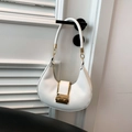 Sac hobo blanc minimaliste avec boucle dorée et finition lisse en simili-cuir chic - Blanc