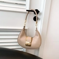 Sac hobo minimaliste en cuir abricot avec une boucle carrée en métal doré élégante - Kaki