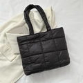 Borsa tote imbottita trapuntata nera minimalista con manici morbidi in stile versatile - Nero