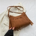 Bolso bandolera de ante sintético marrón con borlas largas bohemias y correa ajustable - Marrón
