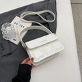Borsa minimalista in pelle bianca con trama geometrica e doppia tracolla - Bianco Sporco