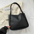 Classic black tote bag in smooth synthetic leather with decorative stitching detail - No Pendant / Black