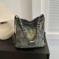 Retro green large-capacity tote bag with newspaper print and colorful LOVE strap - Green