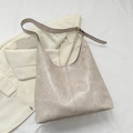 Bolso tote grande minimalista en cuero PU beige con textura vintage y correa ajustable - Blanco Roto