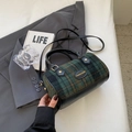 Grün-schwarz karierte Tweed-Zylindertasche mit Lederboden und Tragegriffen - Grün Kariert