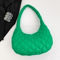 Borsa hobo trapuntata verde con motivo a rombi minimalista e texture imbottita morbida - Grande / Verde