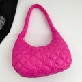 Borsa hobo trapuntata rosa con motivo a rombi e morbida tracolla imbottita fashion - Grande / Rosa Rossa