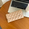 Elegante portafoglio lungo da donna in pelle trapuntata beige con motivo a rombi - Cachi