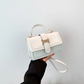 Witte crossbodytas met krokodillenmotief en een minimalistische gouden metalen gesp - Wit